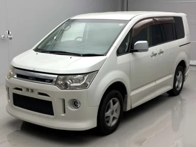 Mitsubishi DELICA D5