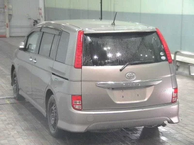 Toyota Isis