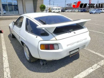 Porsche 928