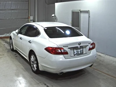 Nissan FUGA