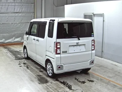 Toyota Pixis Mega