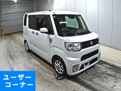 Toyota Pixis Mega