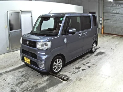 Toyota Pixis Mega