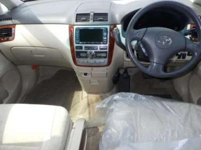 Toyota Ipsum