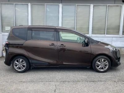 Toyota Sienta