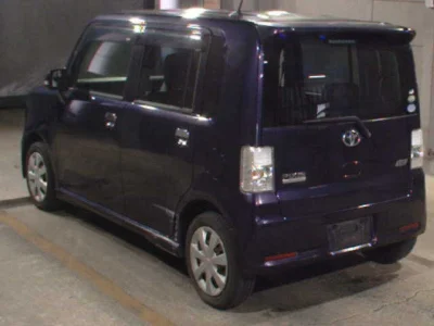 Toyota Pixis Space