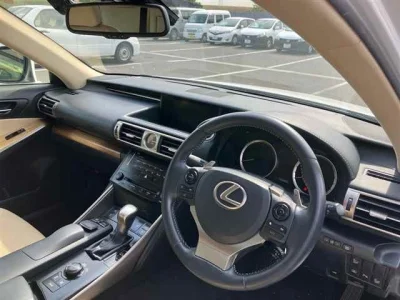 Lexus IS300h