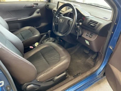 Toyota iQ
