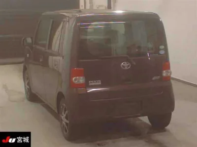 Toyota Pixis Space