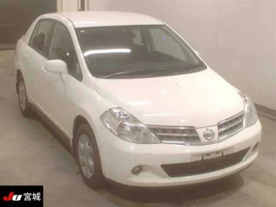 Nissan TIIDA LATIO