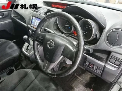 Nissan LAFESTA