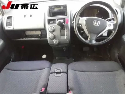 Honda Mobilio Spike