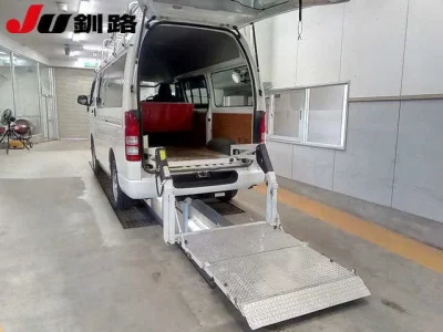 Toyota HiAce Van