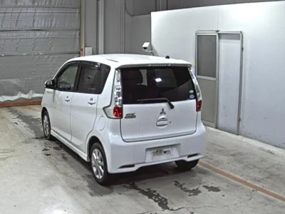 Mitsubishi EK CUSTOM