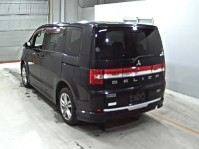 Mitsubishi DELICA D5