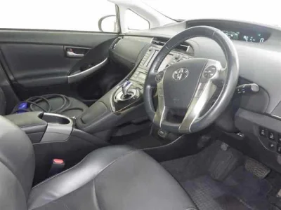 Toyota Prius PHV