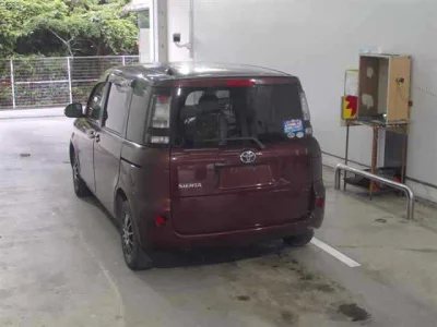 Toyota Sienta