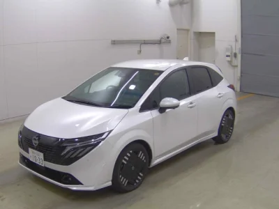 Nissan AURA