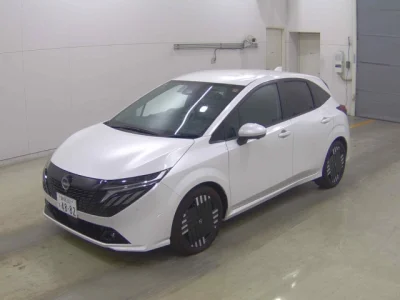 Nissan AURA