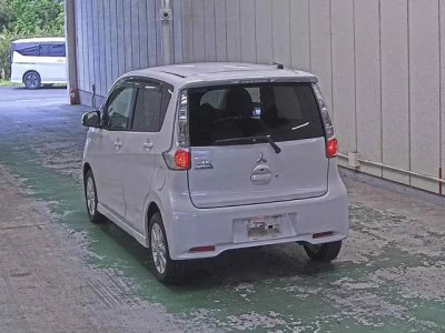 Mitsubishi EK CUSTOM