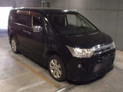 Mitsubishi DELICA D5