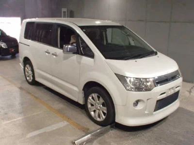 Mitsubishi DELICA D5