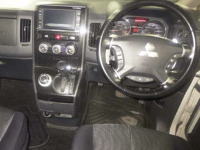 Mitsubishi DELICA D5