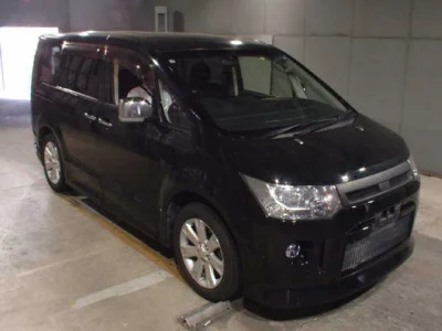 Mitsubishi DELICA D5