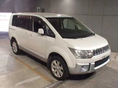 Mitsubishi DELICA D5