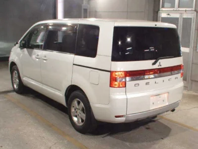 Mitsubishi DELICA D5