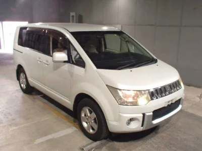 Mitsubishi DELICA D5