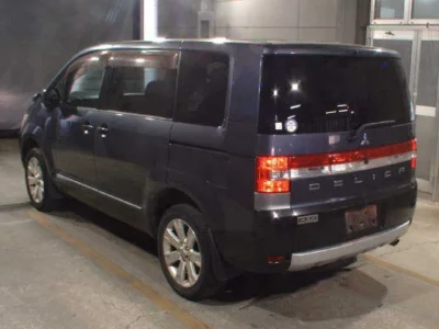 Mitsubishi DELICA D5