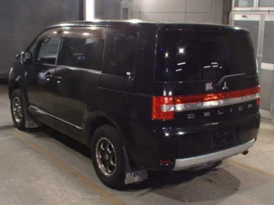 Mitsubishi DELICA D5
