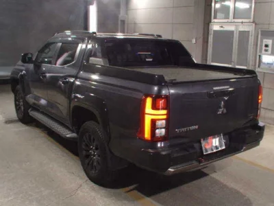 Mitsubishi TRITON