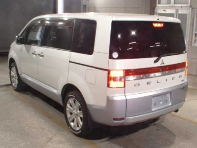 Mitsubishi DELICA D5