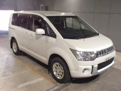Mitsubishi DELICA D5
