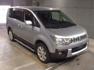 Mitsubishi DELICA D5
