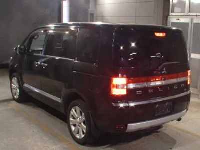 Mitsubishi DELICA D5