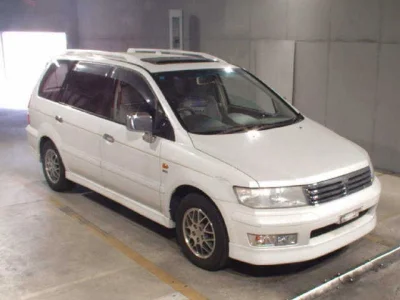 Mitsubishi Chariot Grandis