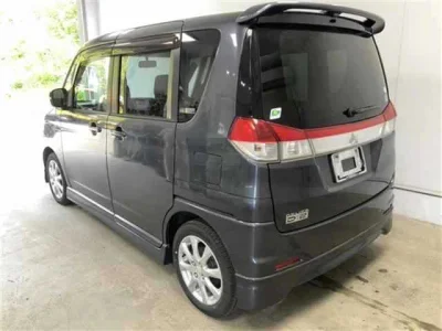 Mitsubishi Delica D:2