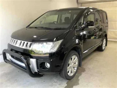 Mitsubishi DELICA D5