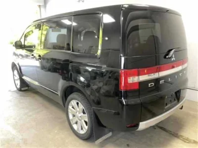Mitsubishi DELICA D5