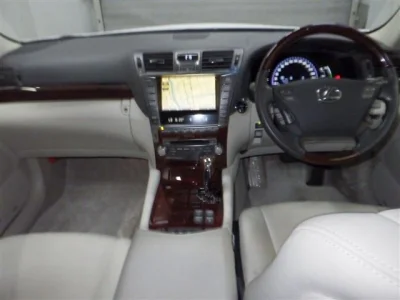 Lexus LS600h