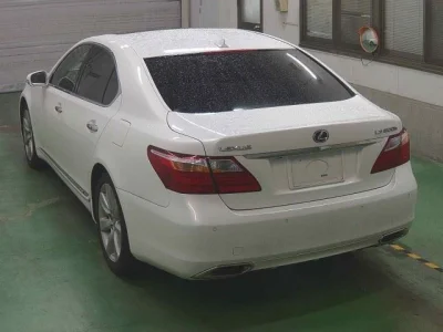 Lexus LS600h