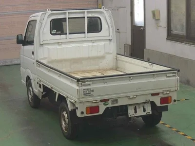 Nissan NT100 Clipper