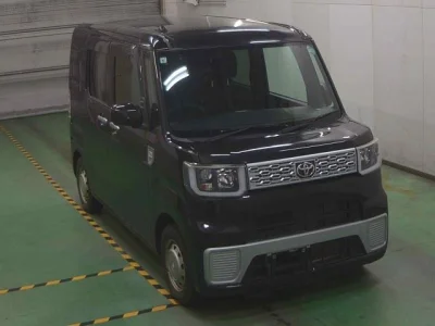 Toyota Pixis Mega