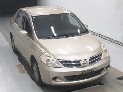 Nissan TIIDA LATIO