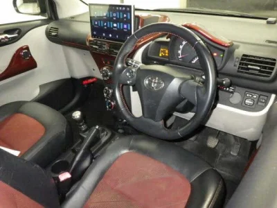 Toyota iQ