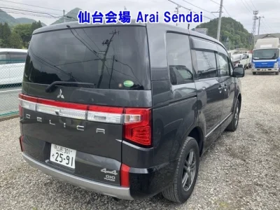 Mitsubishi DELICA D5