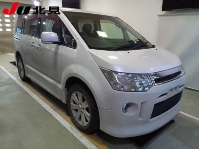 Mitsubishi DELICA D5